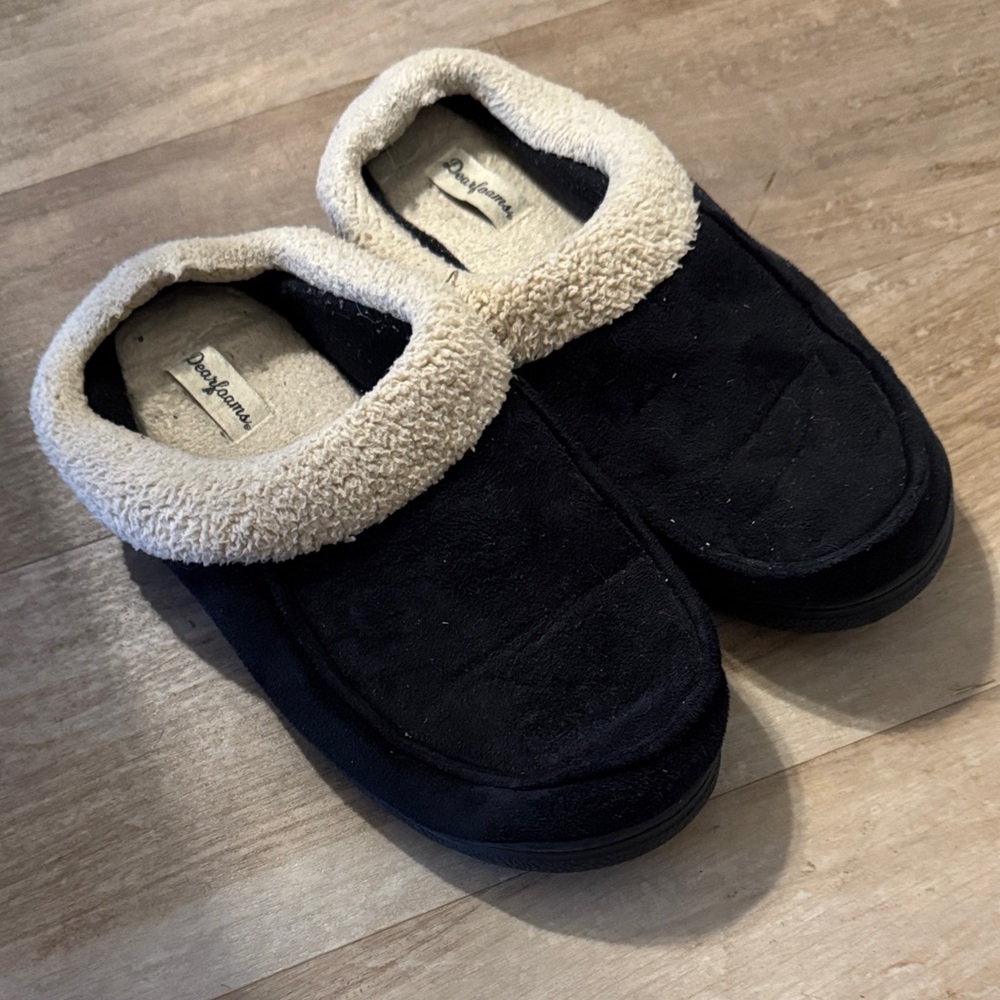 Dearfoams Black Slippers with Cream Collar